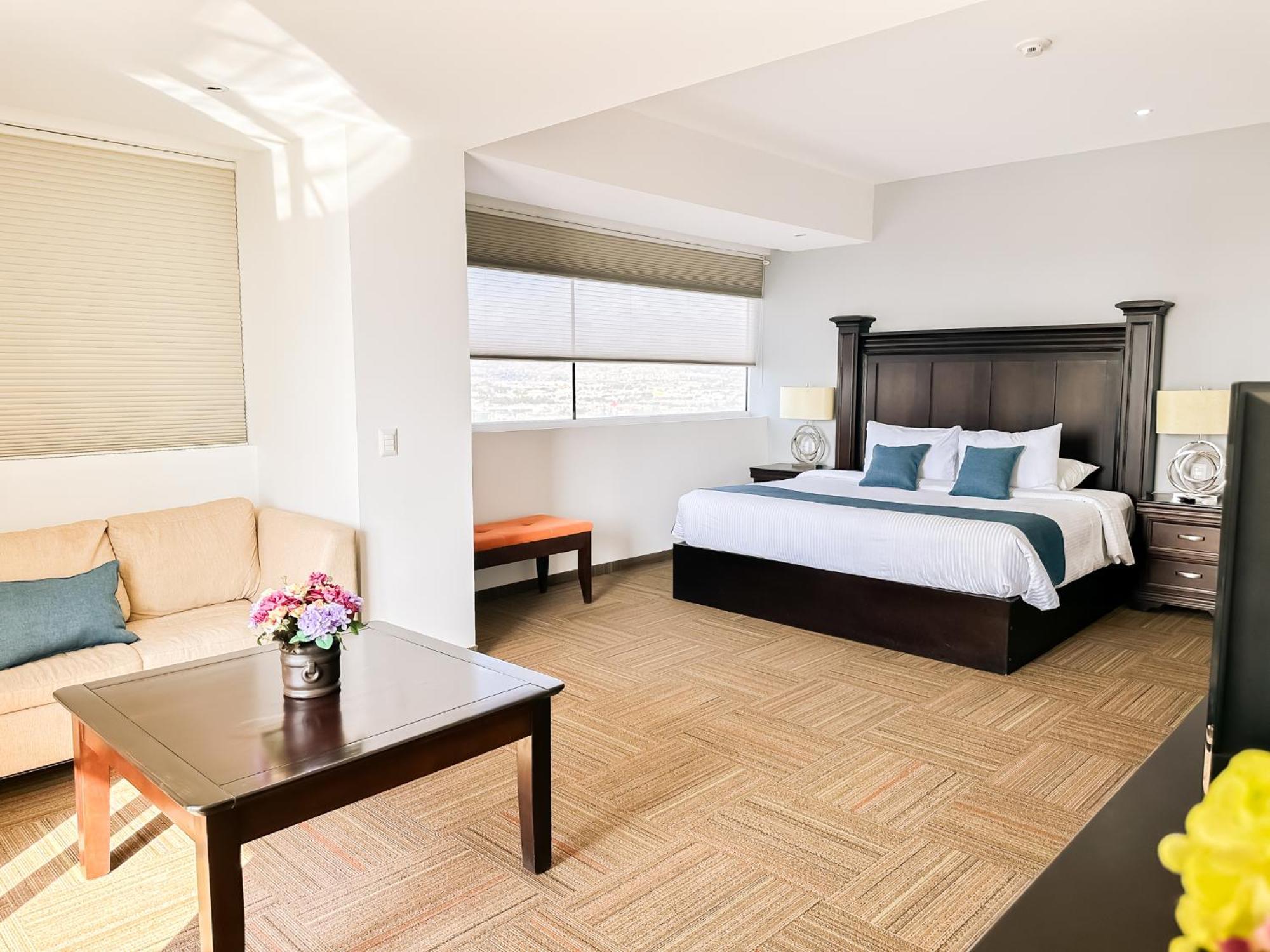 Hotel Stadium Leon Luaran gambar A room at the hotel
